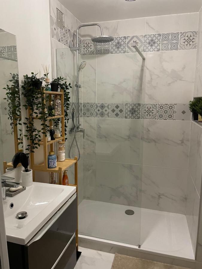 By Neptune - Appartement Rustique Jacuzzi بوندي المظهر الخارجي الصورة