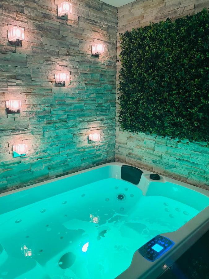 By Neptune - Appartement Rustique Jacuzzi بوندي المظهر الخارجي الصورة
