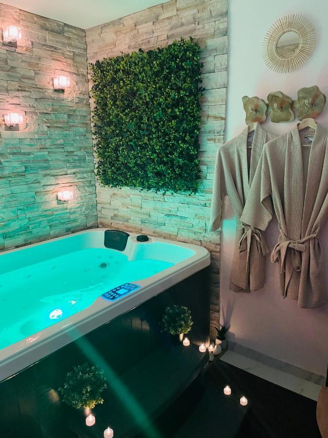 By Neptune - Appartement Rustique Jacuzzi بوندي المظهر الخارجي الصورة
